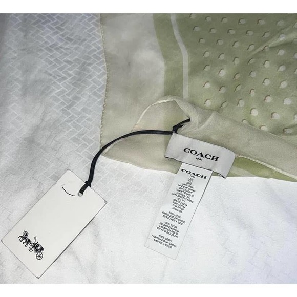 Coach Big Apple Camp Oversized Silk Scarf NWT - Picture 8 of 8